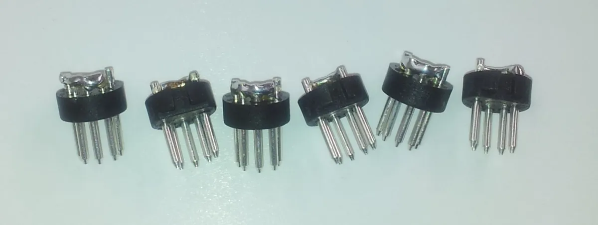 ENSEMBLE DE 6 BROCHES POUR PROBES